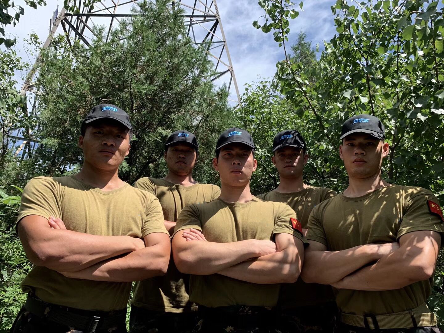 August 1st army day, pay tribute to Chinese soldiers and national bodyguards