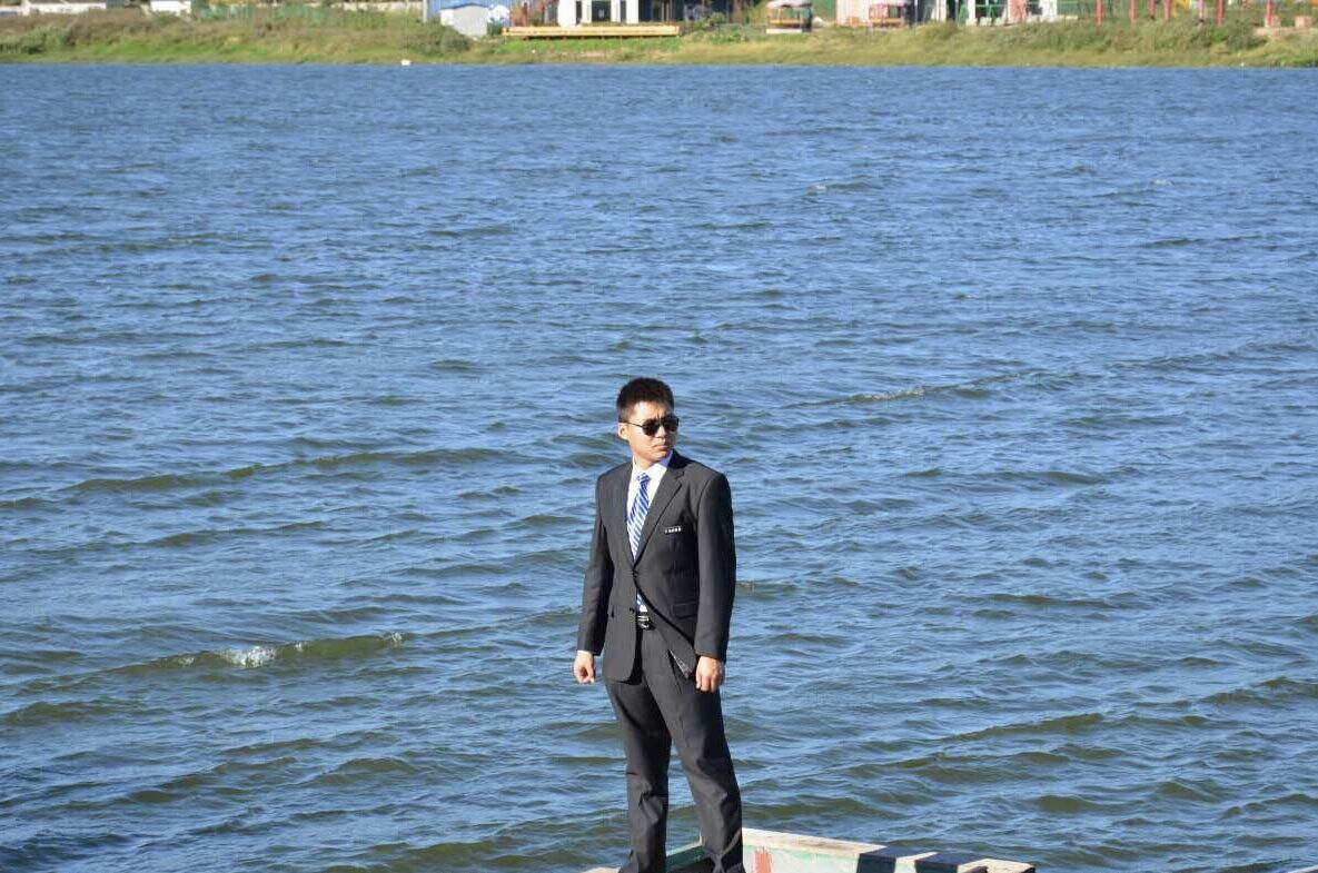 What is the significance of the existence of private bodyguards?