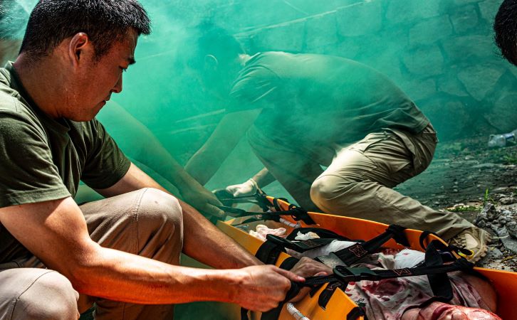 What are the common types of terrorist bombings revealed by private bodyguards?