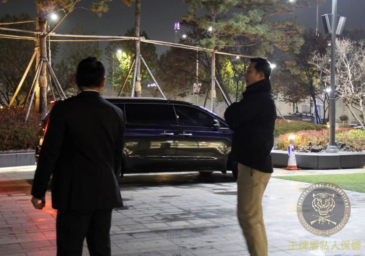 The villain killed his mother with 8 kinds of murder weapons. His mother asked for help at night