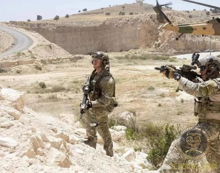 The bodyguards of the last emperor beat the Japanese soldiers in the street