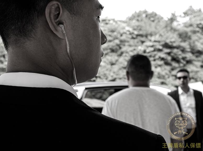 Due to the long-term contradiction with his mother and cruel killing of his mother, Beijing ace shield's private bodyguard advised him to turn himself in