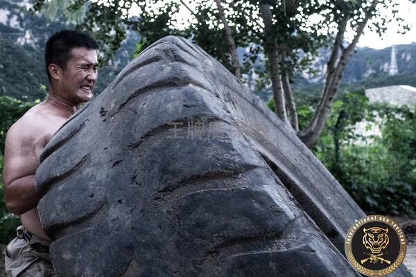 What criteria should be checked when selecting Guangzhou bodyguard service company?