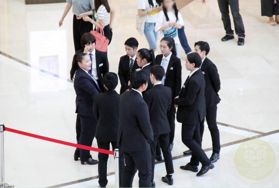 New risks and new regulations: how should COVID-19's bodyguard services be carried out?