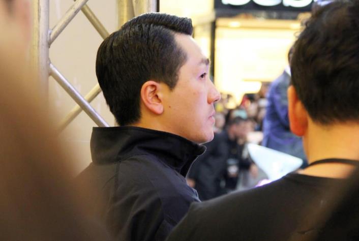 How do celebrities protect themselves from family safety loopholes