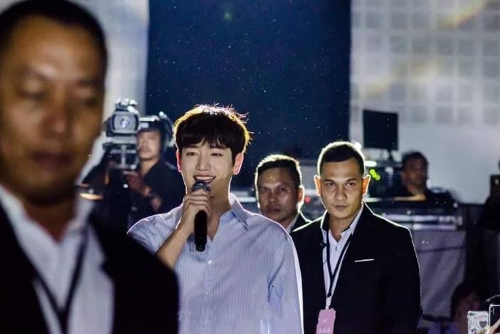 What does a professional private bodyguard look like?