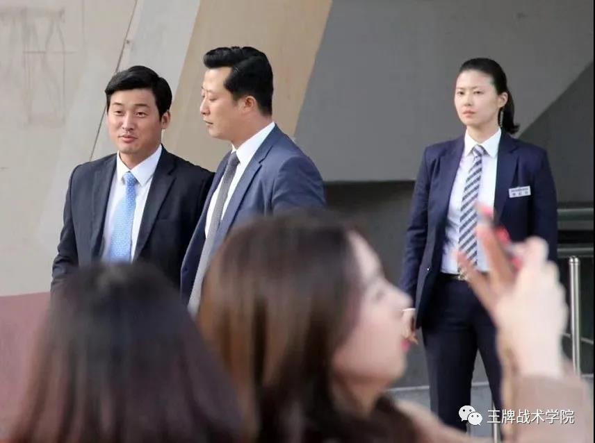 Which bodyguard company has female private bodyguards? Why are female bodyguards popular in the market?