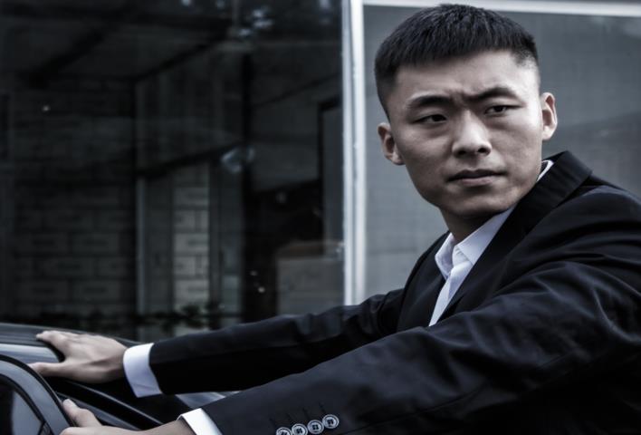 What should a private bodyguard do
