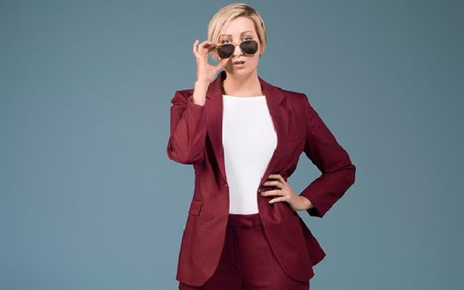 Interview with private female bodyguards (middle)